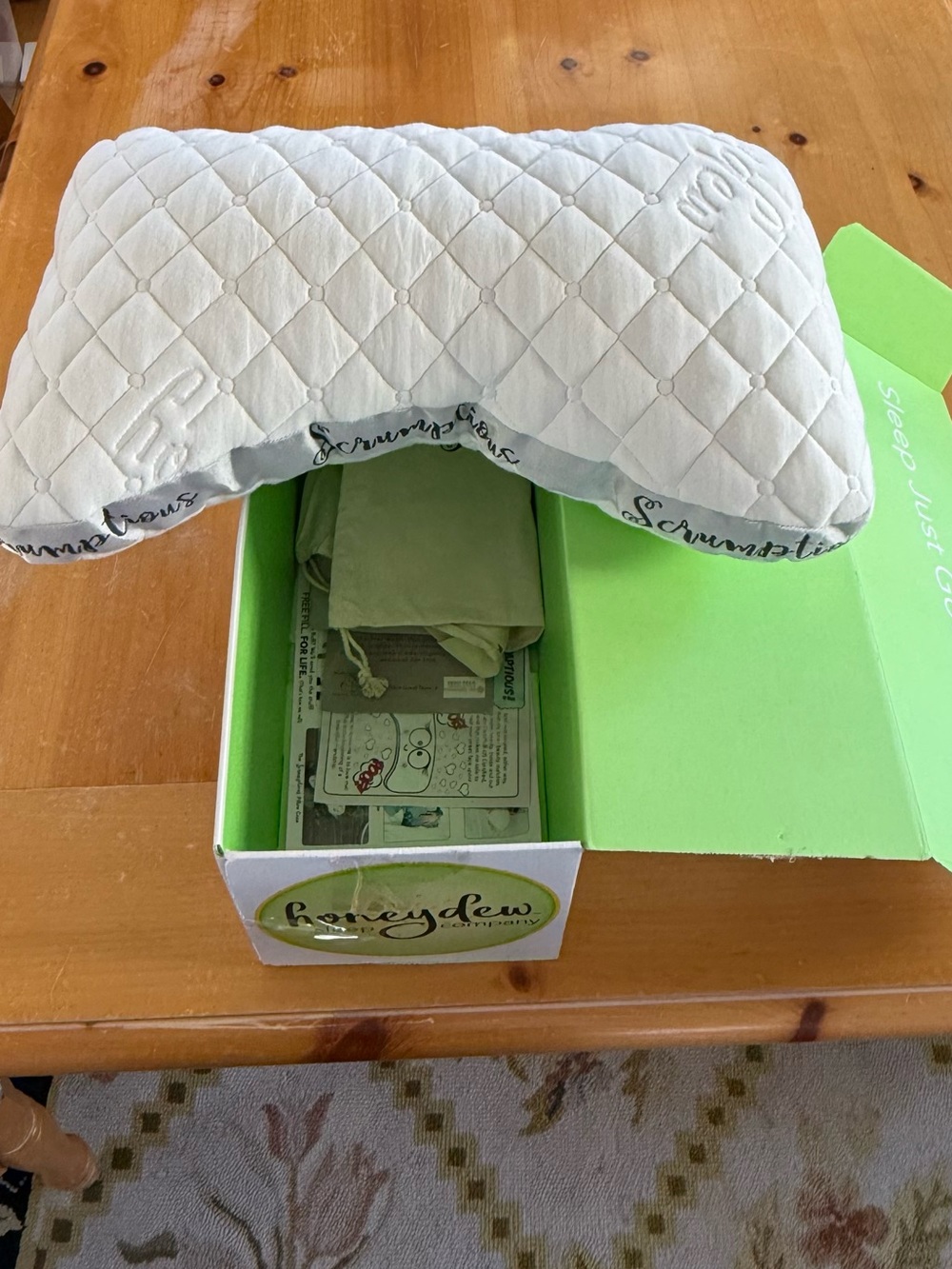 New In Box Honeydew Sleep Company The Scrumptious Travel Pillow Retail $219 - Picture 6 of 12
